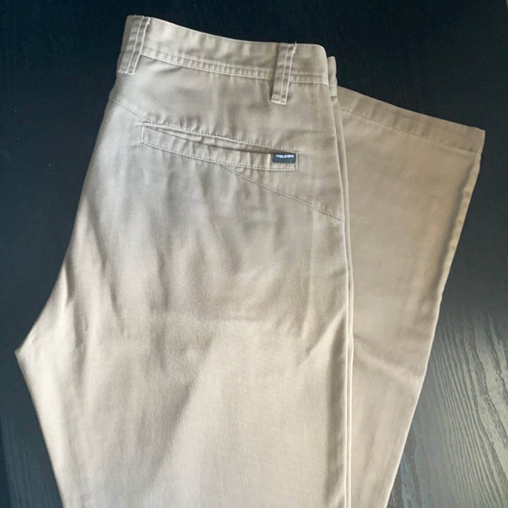 Volcom khaki straight leg 34x34